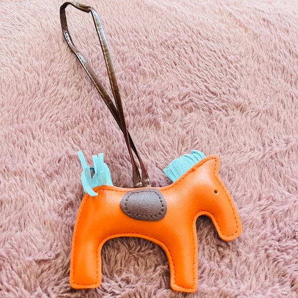 Brand new , could add to bag for decorating - Picture 3 of 4